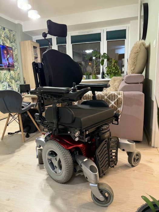 Wózek inwalidzki elektryczny Quickie Jive M transport