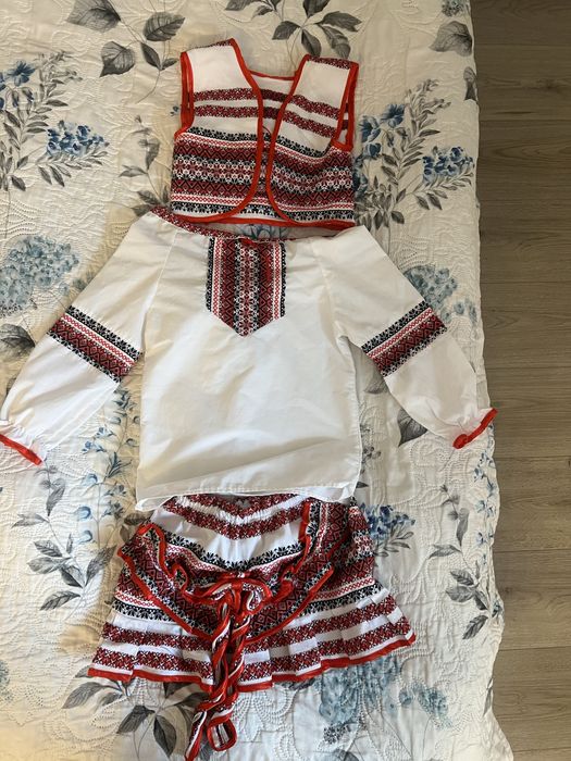 Продам вишитий костюм вишиванку
