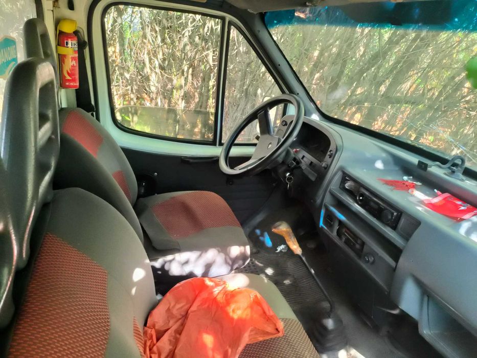 автомобіль Ford Transit