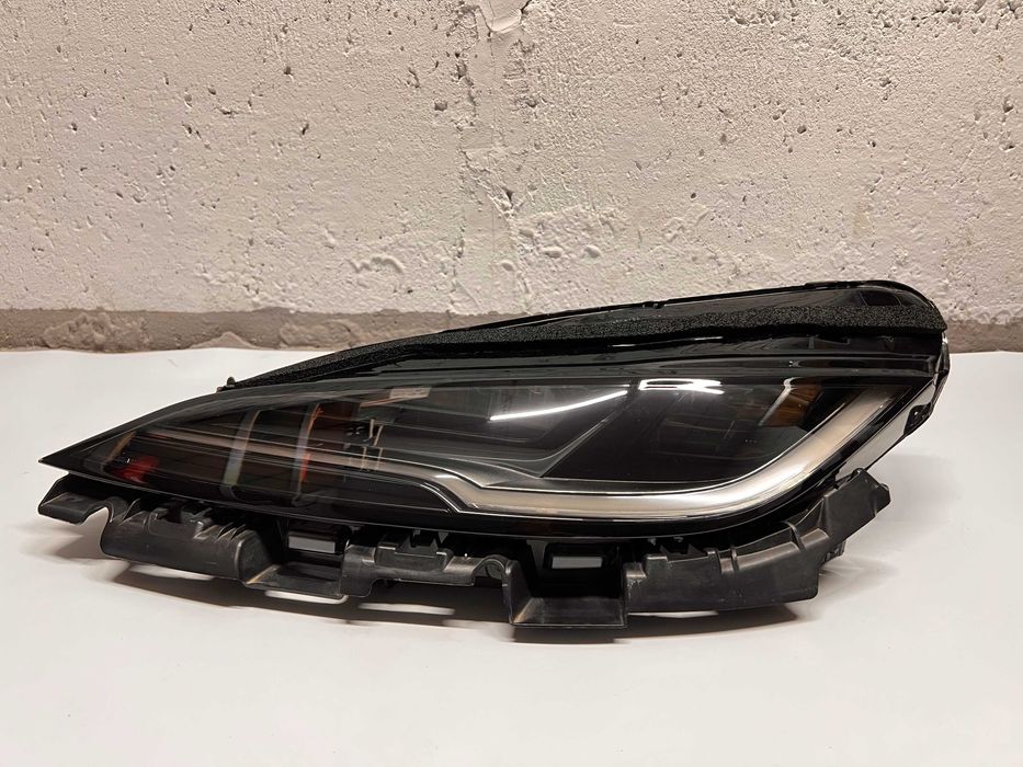 Фара Tesla Model 3 Highland (Хайленд) передня ліва та права, оригінал
