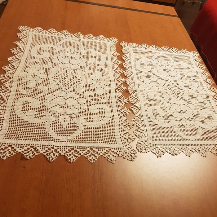 Conjunto de panos de renda feitos à mão