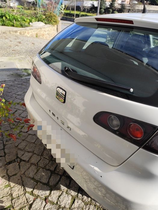 Ibiza com arranjo a fazer