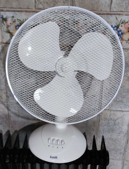 Ventoinha de Mesa KUNFT KDF 2375 16' (3 velocidades)