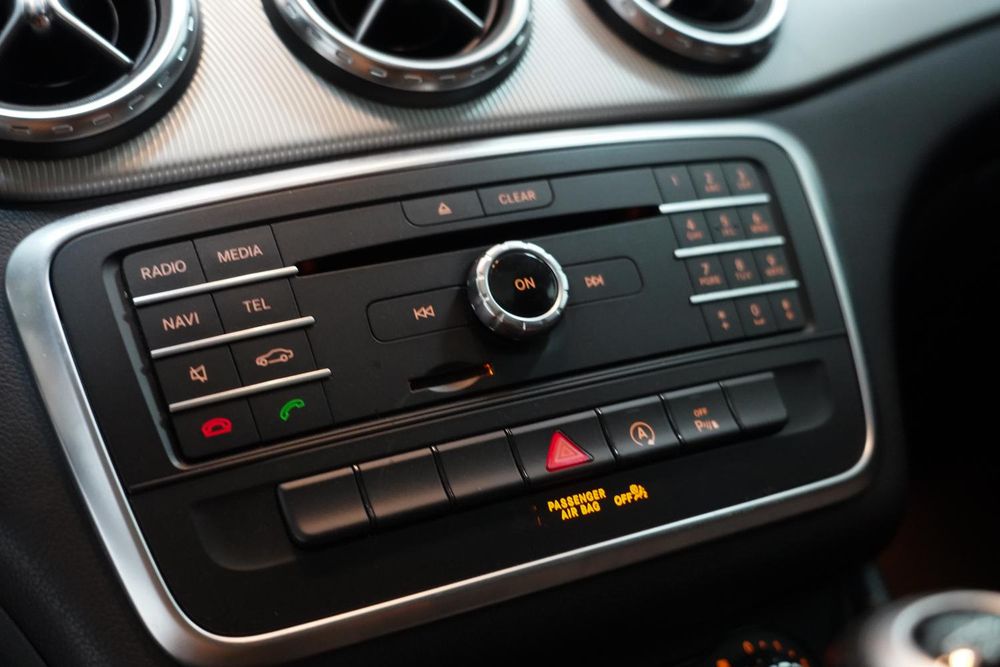 Mercedes-Benz GLA 180 — fotografia 12