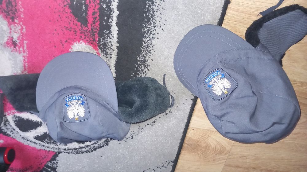Czapki uszatki policja