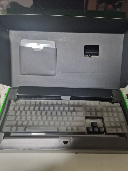 Razer Huntsman Elite (COMO NOVO) + Upgrade PBT Keycaps