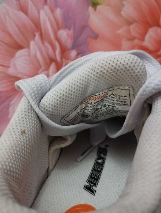 Кроссовки на роликах