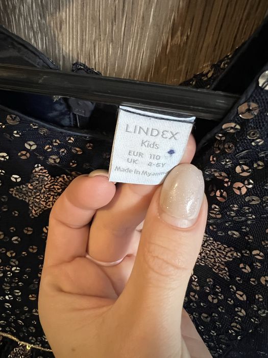 Sukienka wizytowa cekiny lindex 110