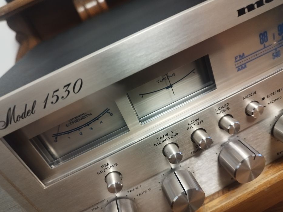Amplituner Marantz 1530
