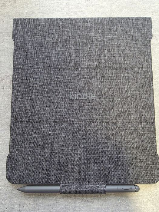 Kindle Scribe. 2023 рік. 10 дюйм. 32гб. Premium Pen. Як новий. Чохол