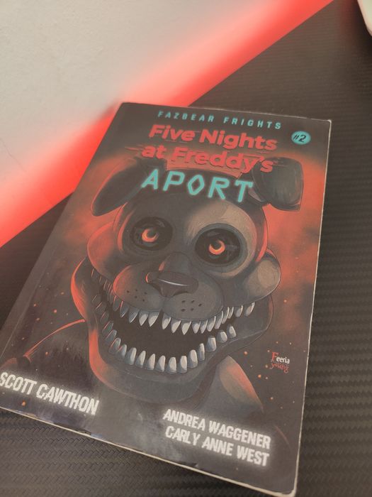 Książka Five Nights at Freddy's APORT