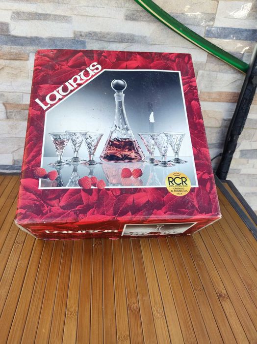 Conjunto de garrafa 2 copos de Licor Laurus