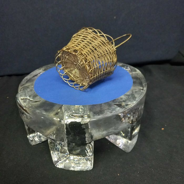 Pequena cesta em prata