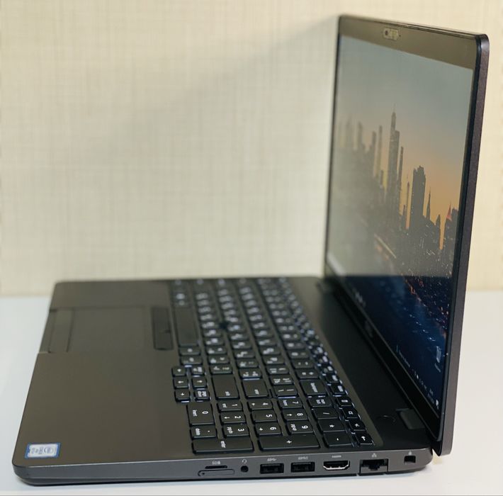 Ноутбук Dell 5500 • FHD IPS • i5-8365U • DDR4 16ГБ • SSD 256ГБ