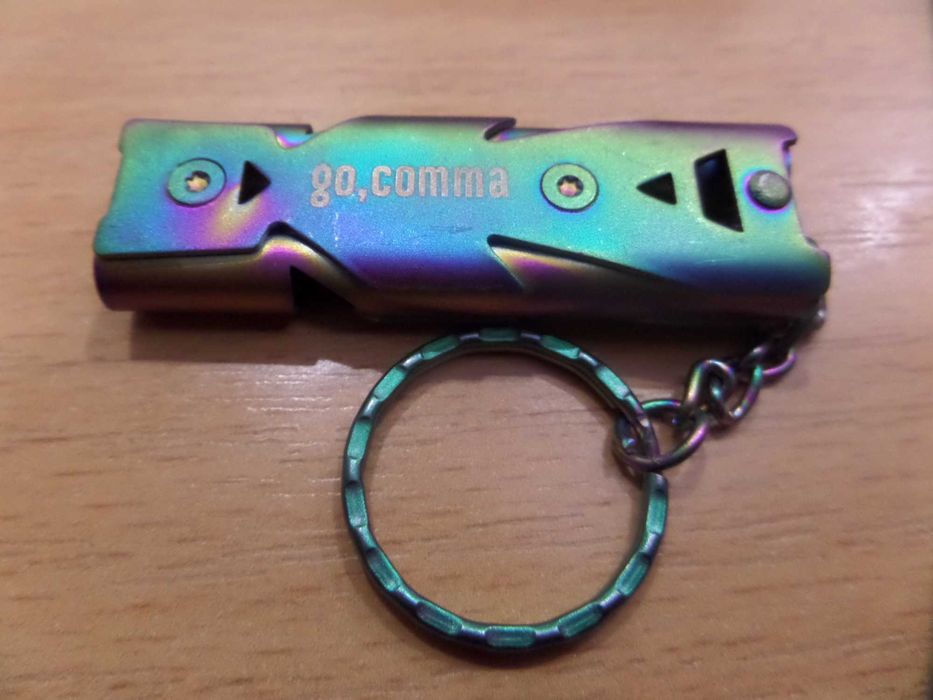 Свисток аварійний пластиковий та металевий