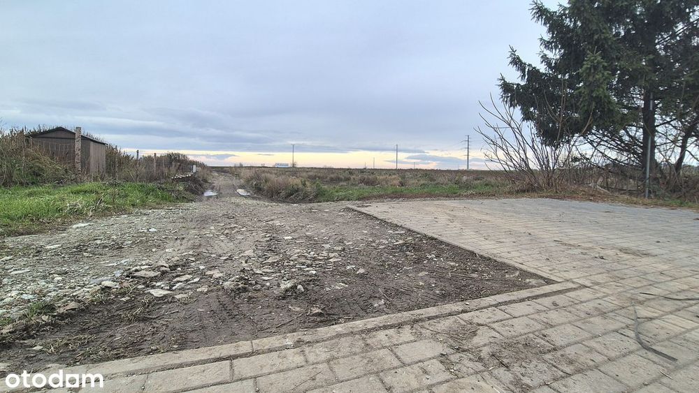 Działka budowlana 1200 m² w dobrej lokalizacji