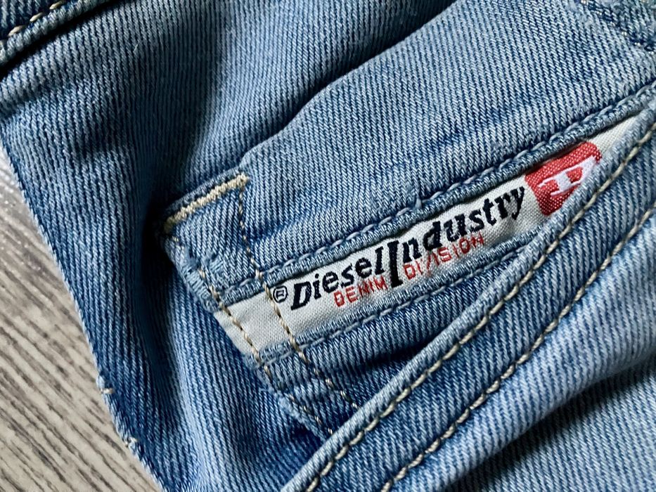 Spodnie jeans Diesel slim skinny W32 L30 jasny niebieski