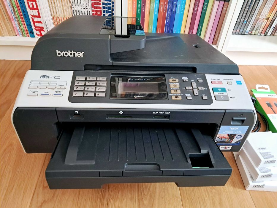Impressora Brother A4/A3 com scanner. Modelo MFC 5890-CN