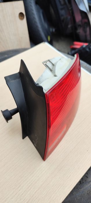 Audi A4 B7 sedan 2006r. Lampa tył prawa oryginał Hella 8E5945096