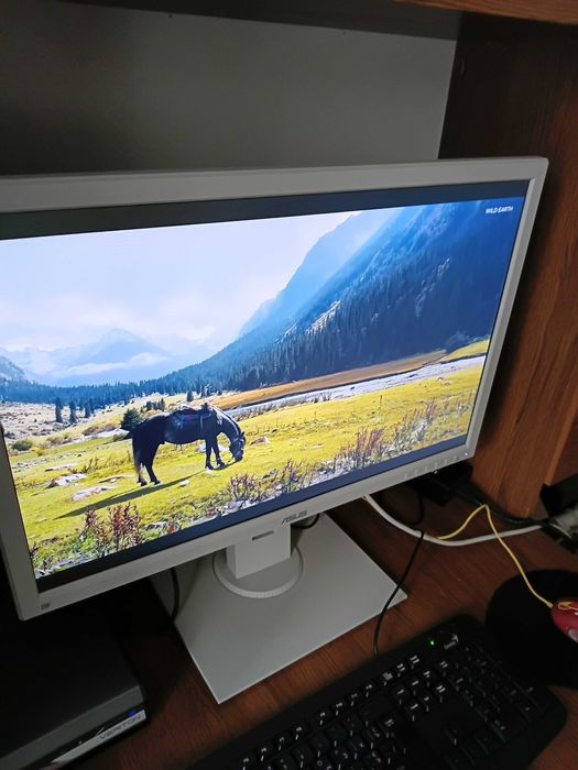 МОНИТО  ASUS  BE24AQC Профессиональный