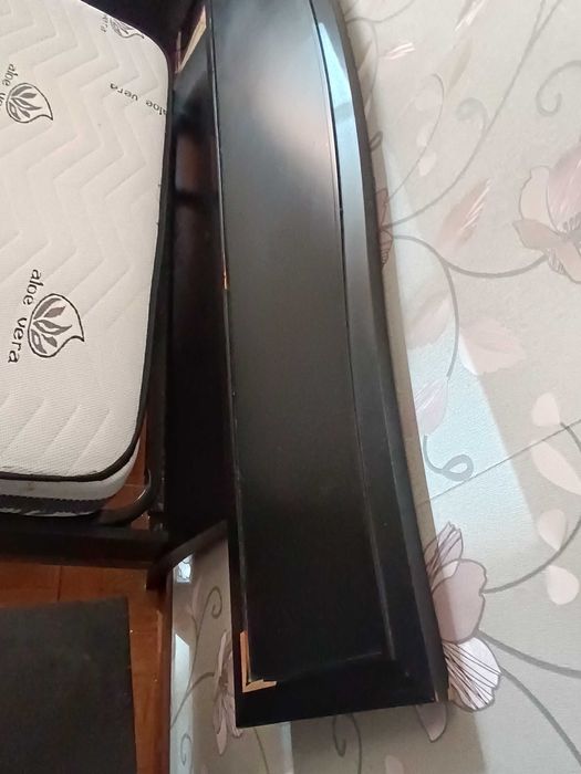 Ótima Cama com Colchão Madeira Maciça