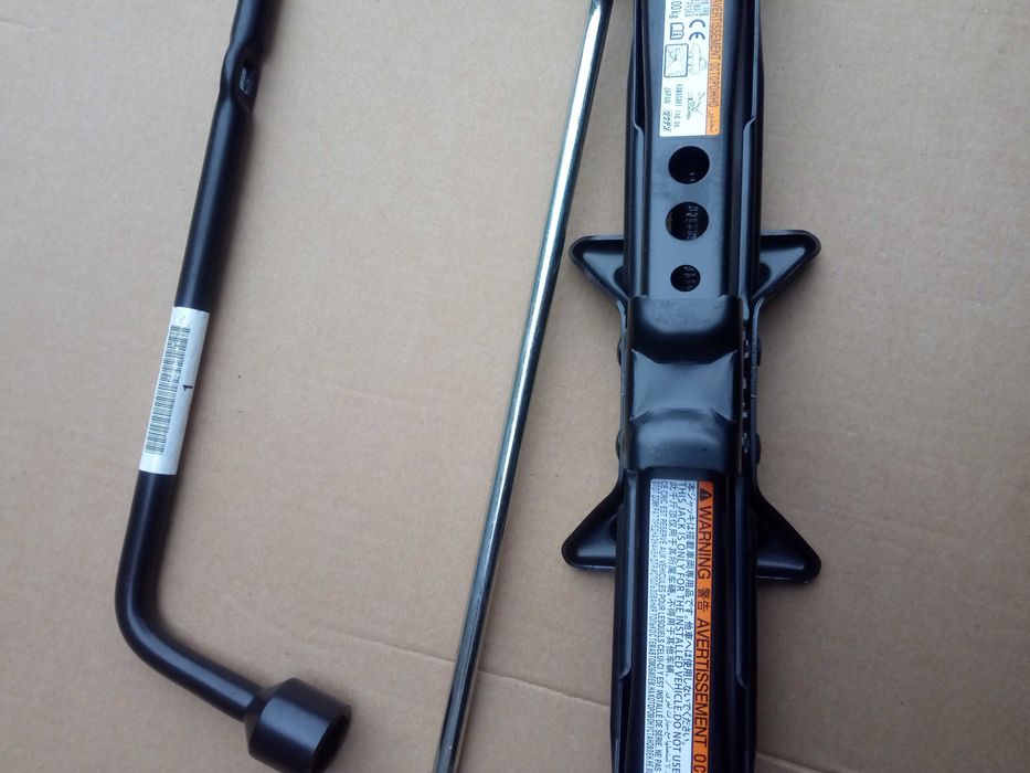 toyota PRIUS Prime klucz lewarek 16-22 używane