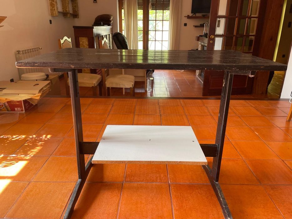 Mesa de apoio preta