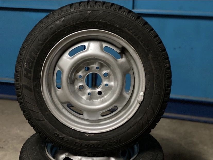 Резина зимова (1 колесо) в гарному стані