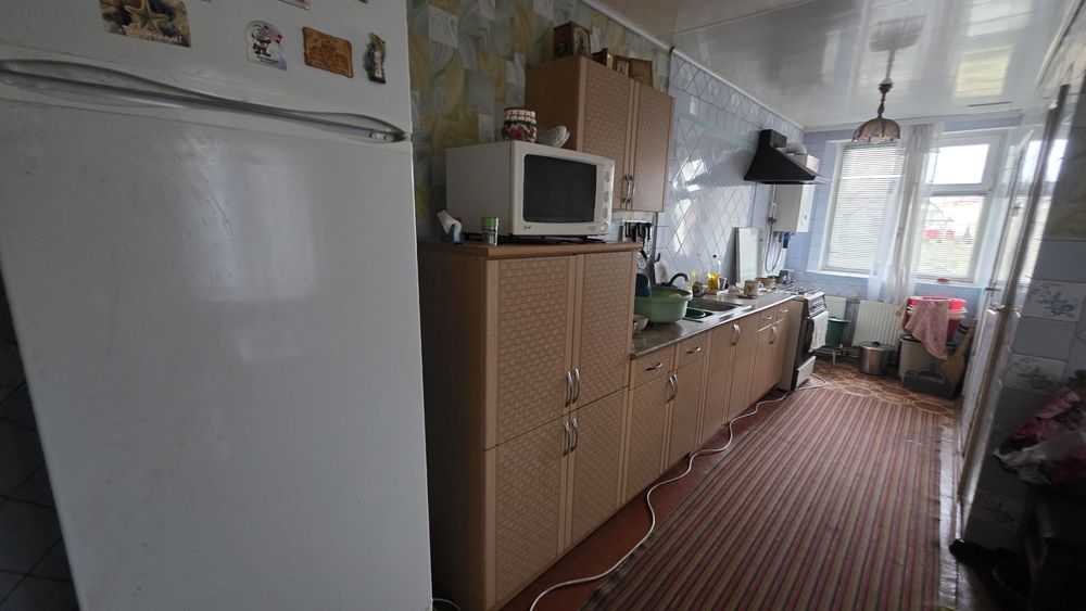 ЦЕНТР!! Будинок 205 кв.м. на 2 ходи +2  ГАРАЖІ  та   БАНЯ на 12 сотках