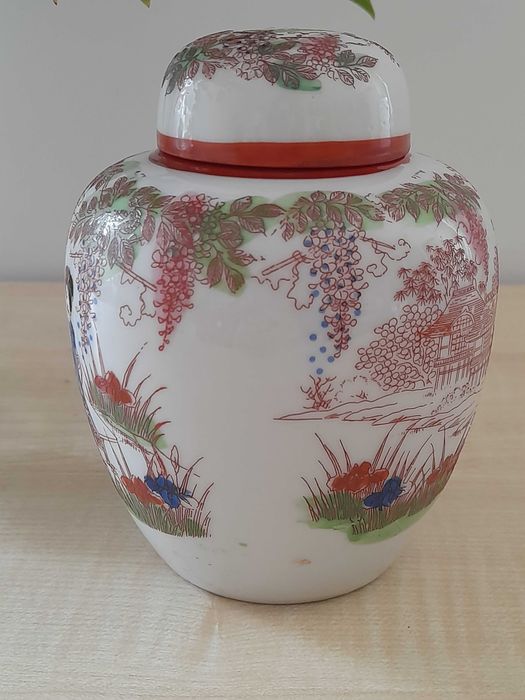 Japoński porcelanowy pojemnik na herbatę-zioła