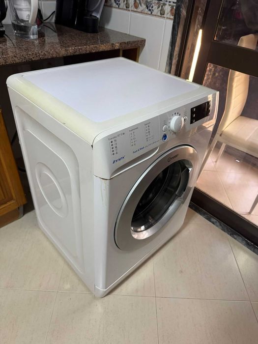 Máquina de Lavar Roupa INDESIT 8kg – 1200 rpm (Funcional)