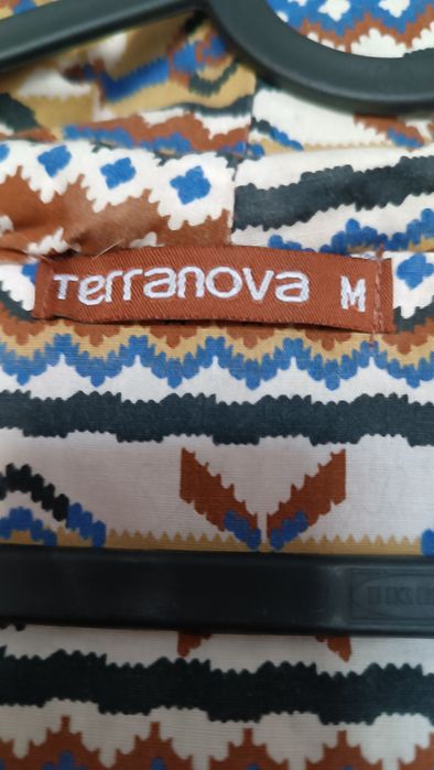 Brązowy sweter Terranova