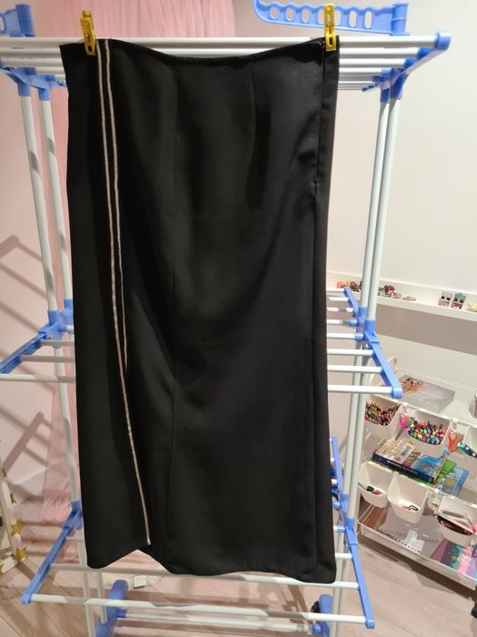 Czarna elegancka spódnica. Rozmiar M