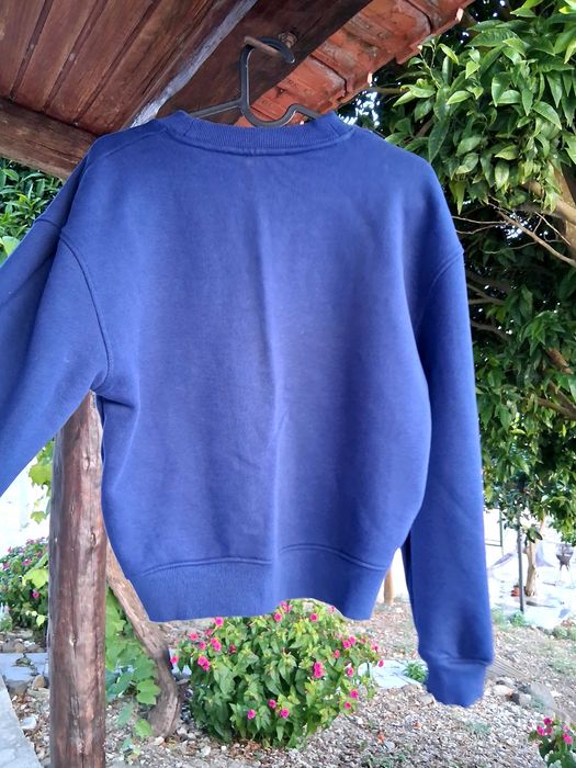 Camisola Zara e Breskha,e calça Zara.