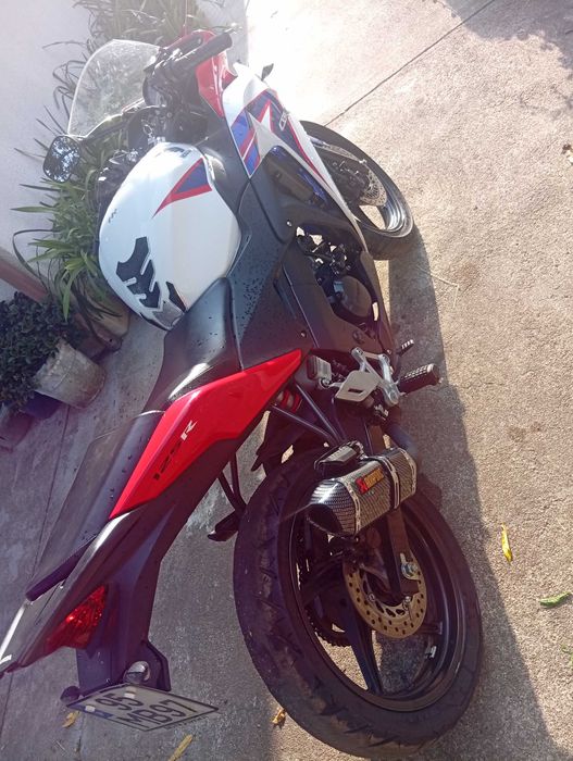 Honda CBR 125R Tricolor 2012