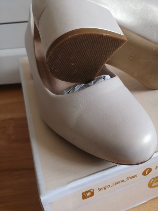 Czółenka, pantofle rozm 37