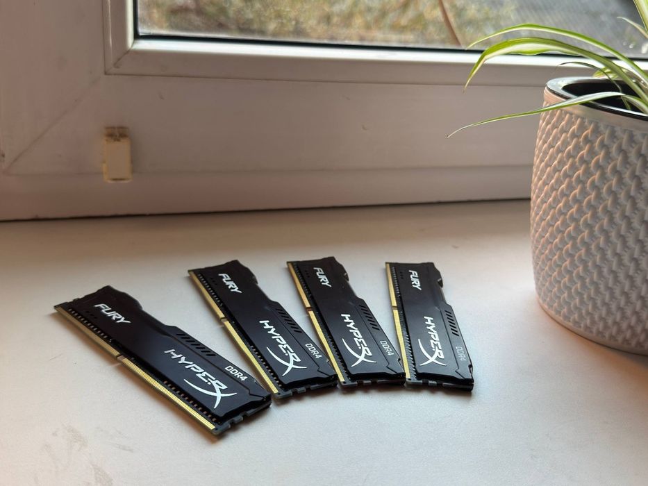 Оперативна пам'ять Kingston Fury HyperX DDR4 2400MHz (4x8GB)