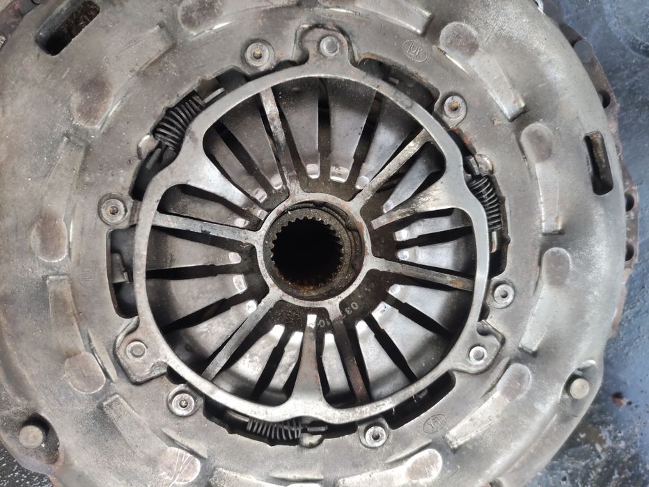 Koło dwumasowe dwumasa tarcza sprzęgła docisk VW T5 2.5 TDI
