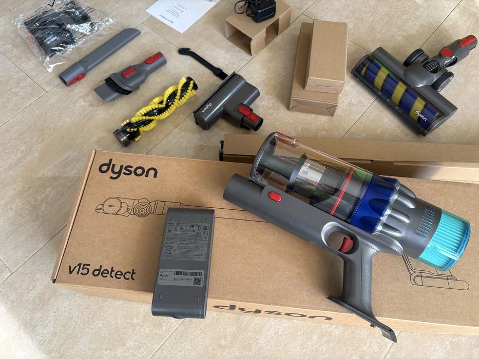 Aspirador Dyson V15 Detect - novo