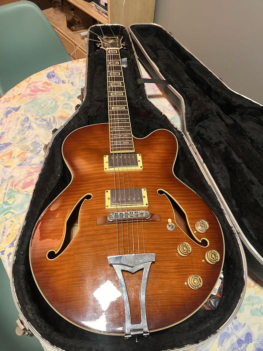 Ibanez AF85 com hard case