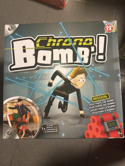 Vendo varios jogos, alguns deles ainda fechados