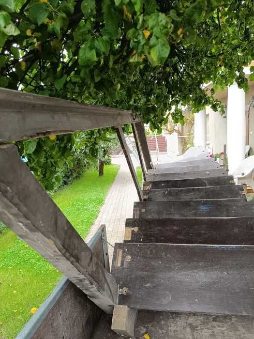 Schody sosnowe zabiegowe do renowacji lub przerobienia lewe