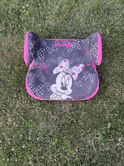 Крісло в машину