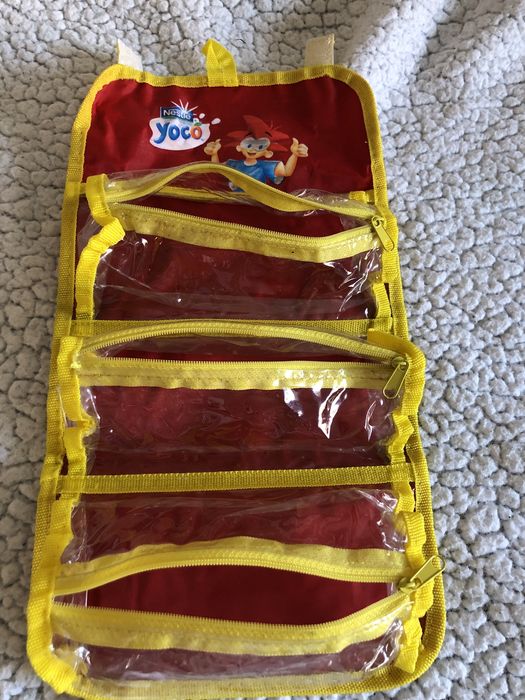 Bolsa estojo com 3 divisões