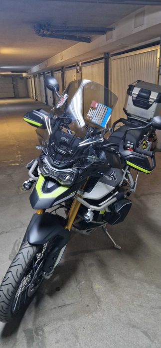 Triump Tiger 900