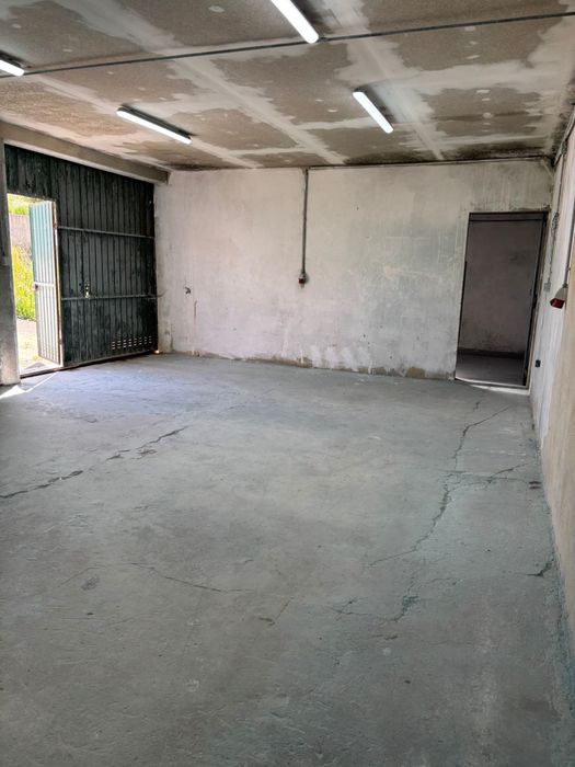 Armazém e Terreno 670m2