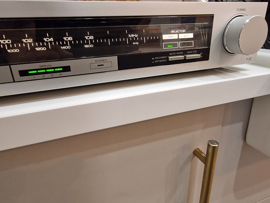Radio Onkyo modelo T-22 FM/AM Japão