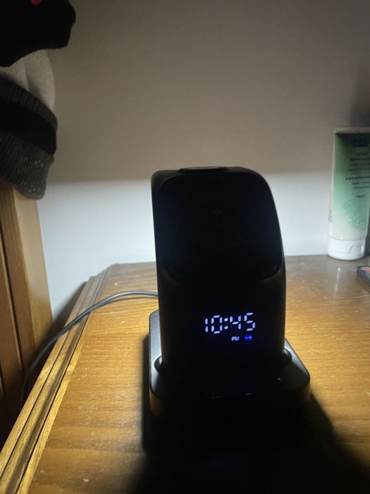 Relógio com  3 carregadores Wireless Charger