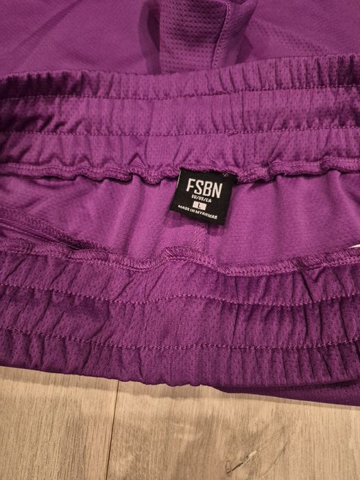 Spodenki sportowe rozm. M/L