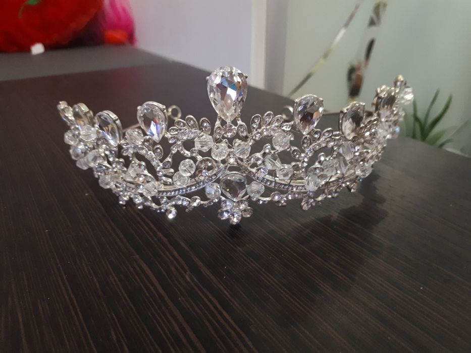 Диадема шикарная